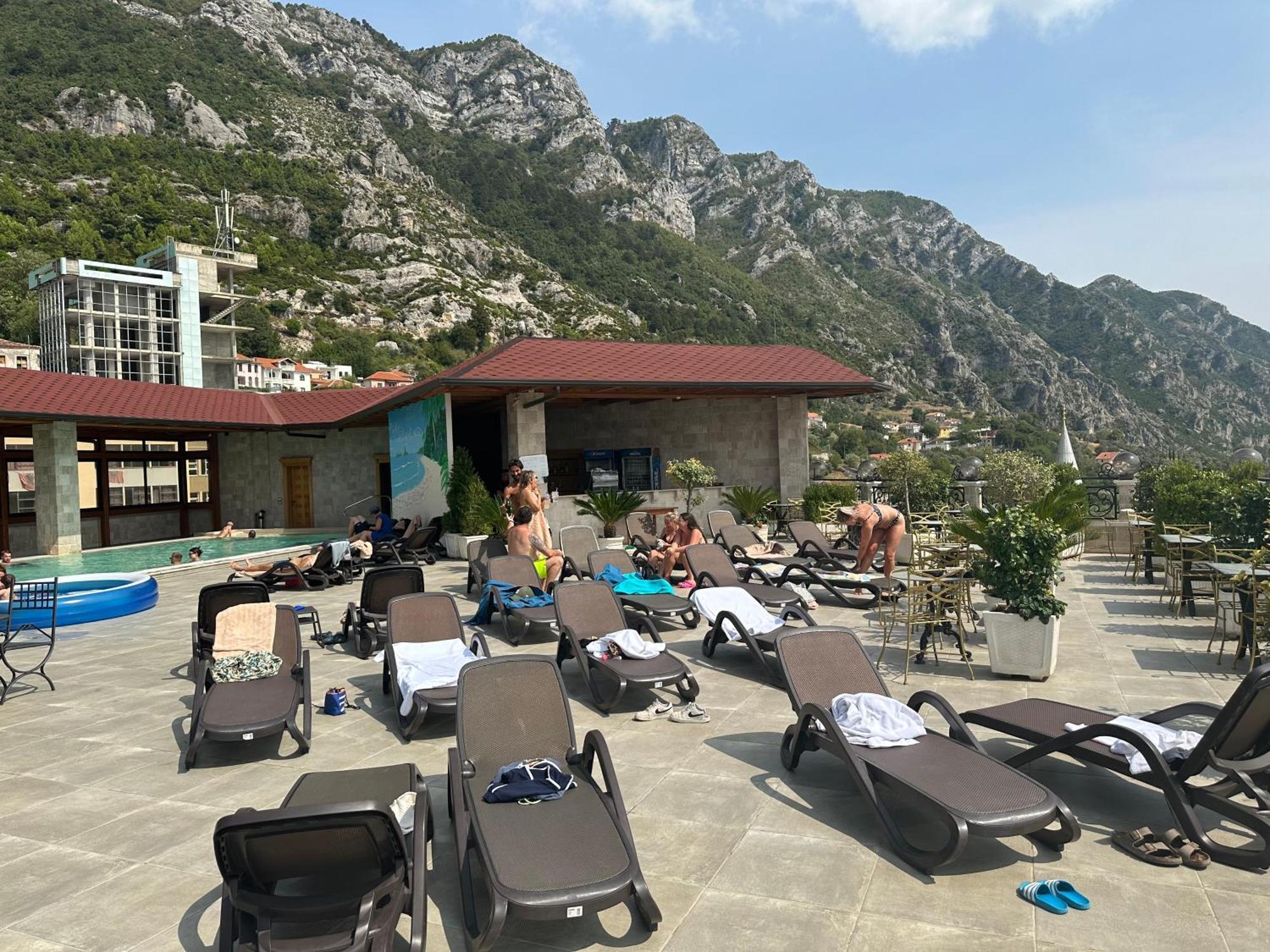 Panorama View On The Castle And The Old Town Hotel